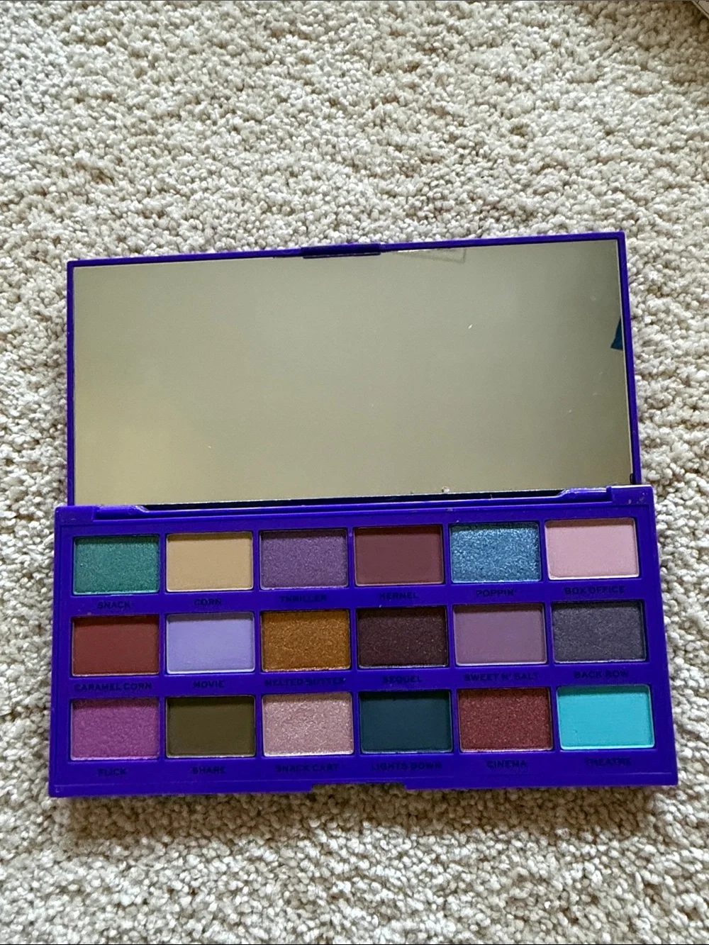 Revolution Sweet & Tasty Eyeshadow Popcorn Palette - Red, White Adorable